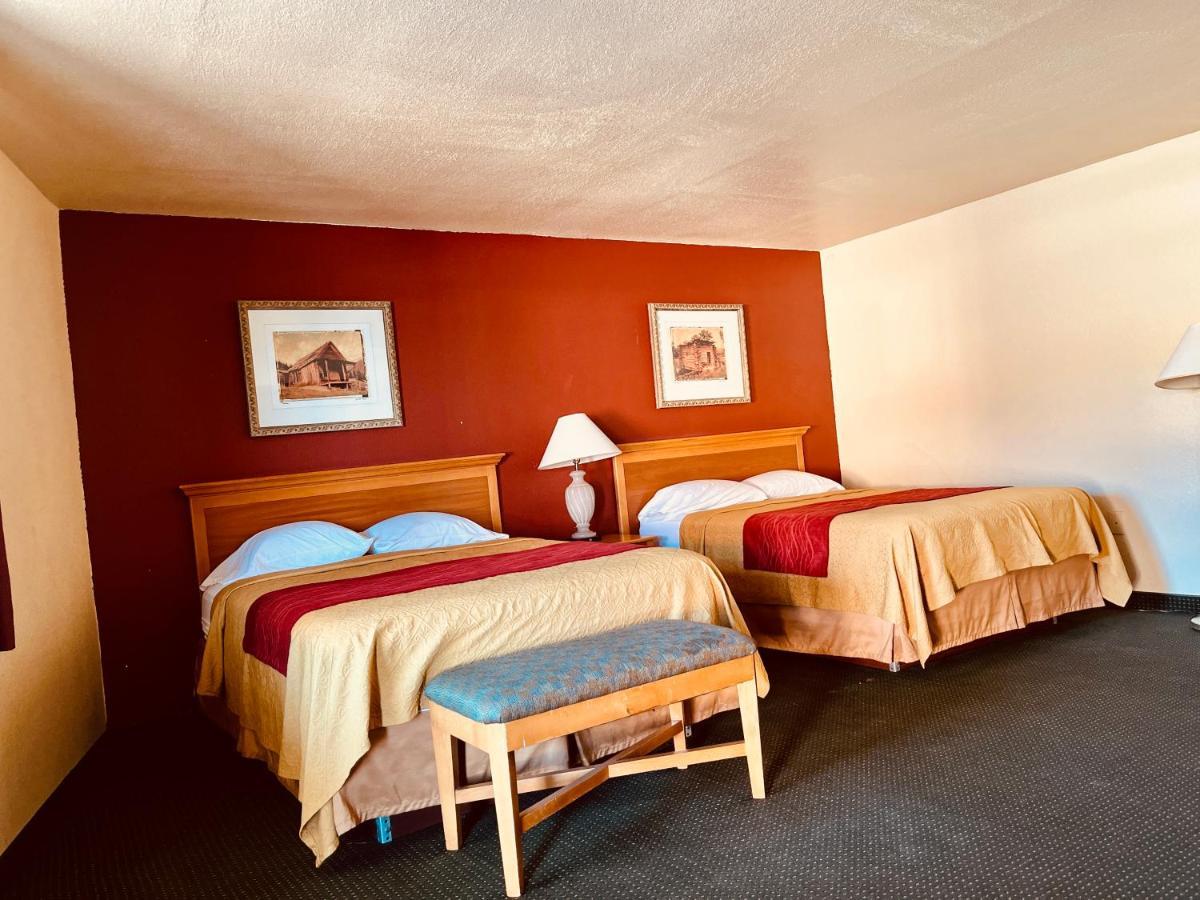 Econo Lodge Del Rio Buitenkant foto