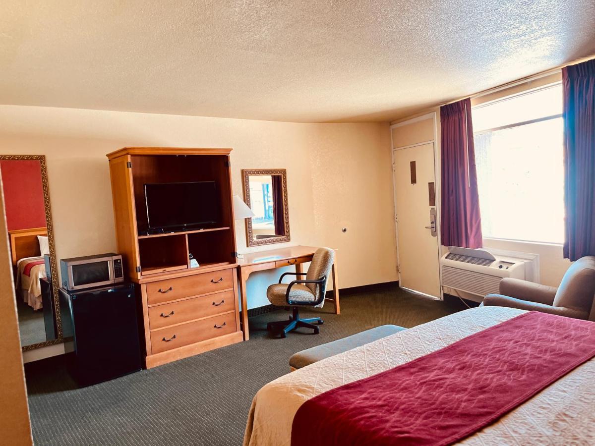 Econo Lodge Del Rio Buitenkant foto