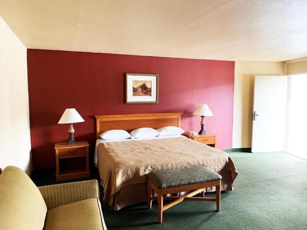 Econo Lodge Del Rio Buitenkant foto