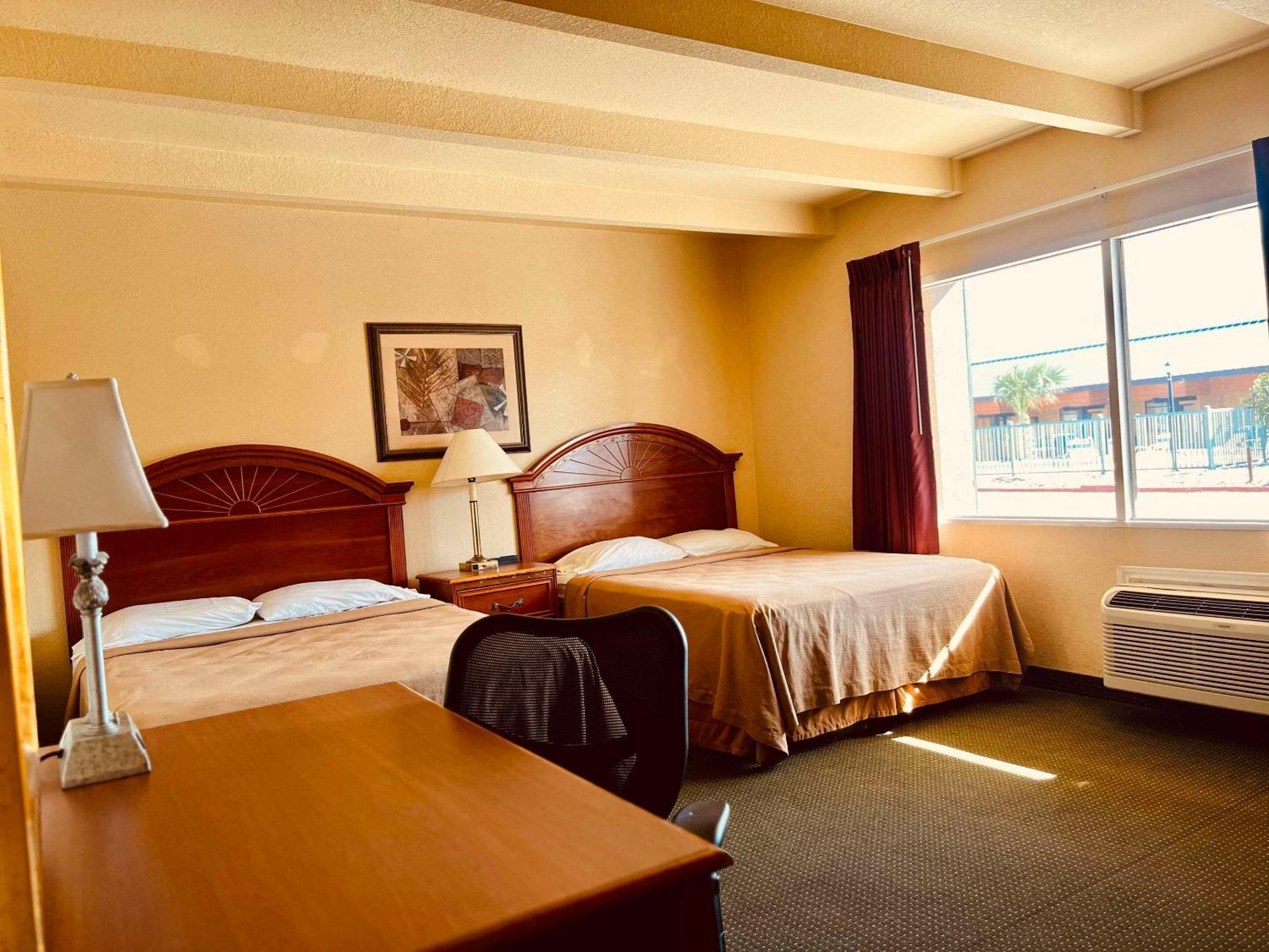 Econo Lodge Del Rio Buitenkant foto