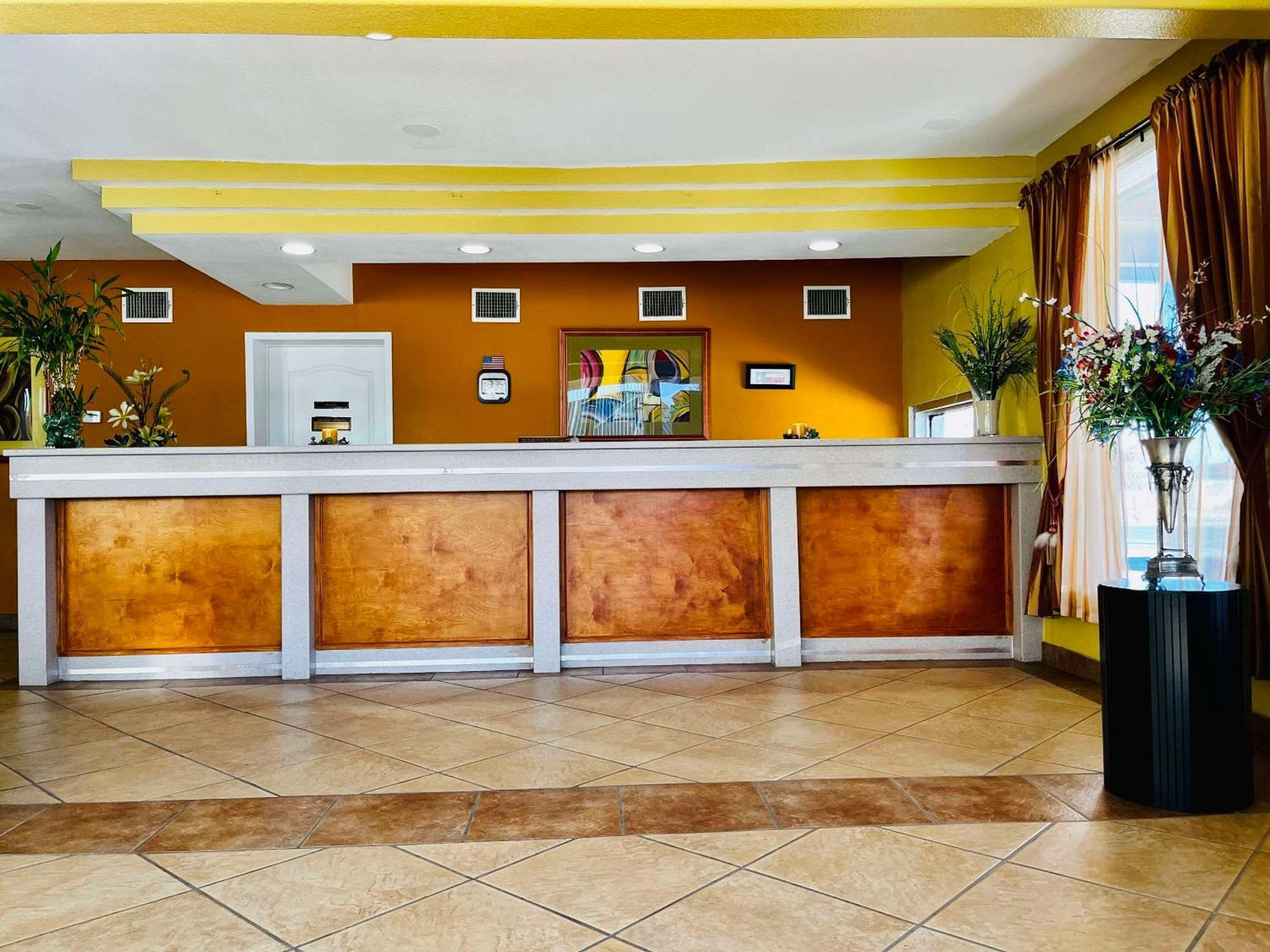 Econo Lodge Del Rio Buitenkant foto