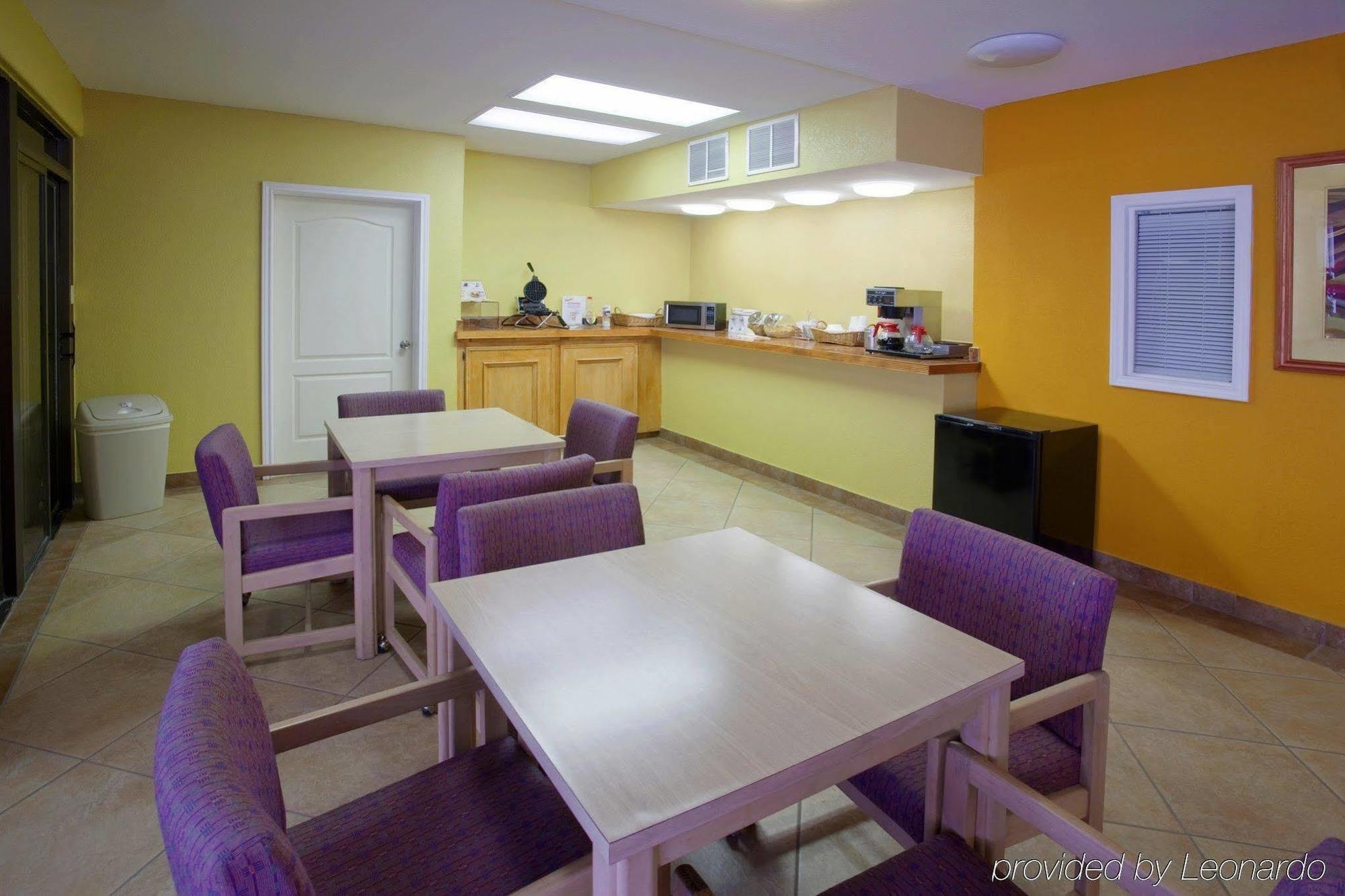 Econo Lodge Del Rio Restaurant foto