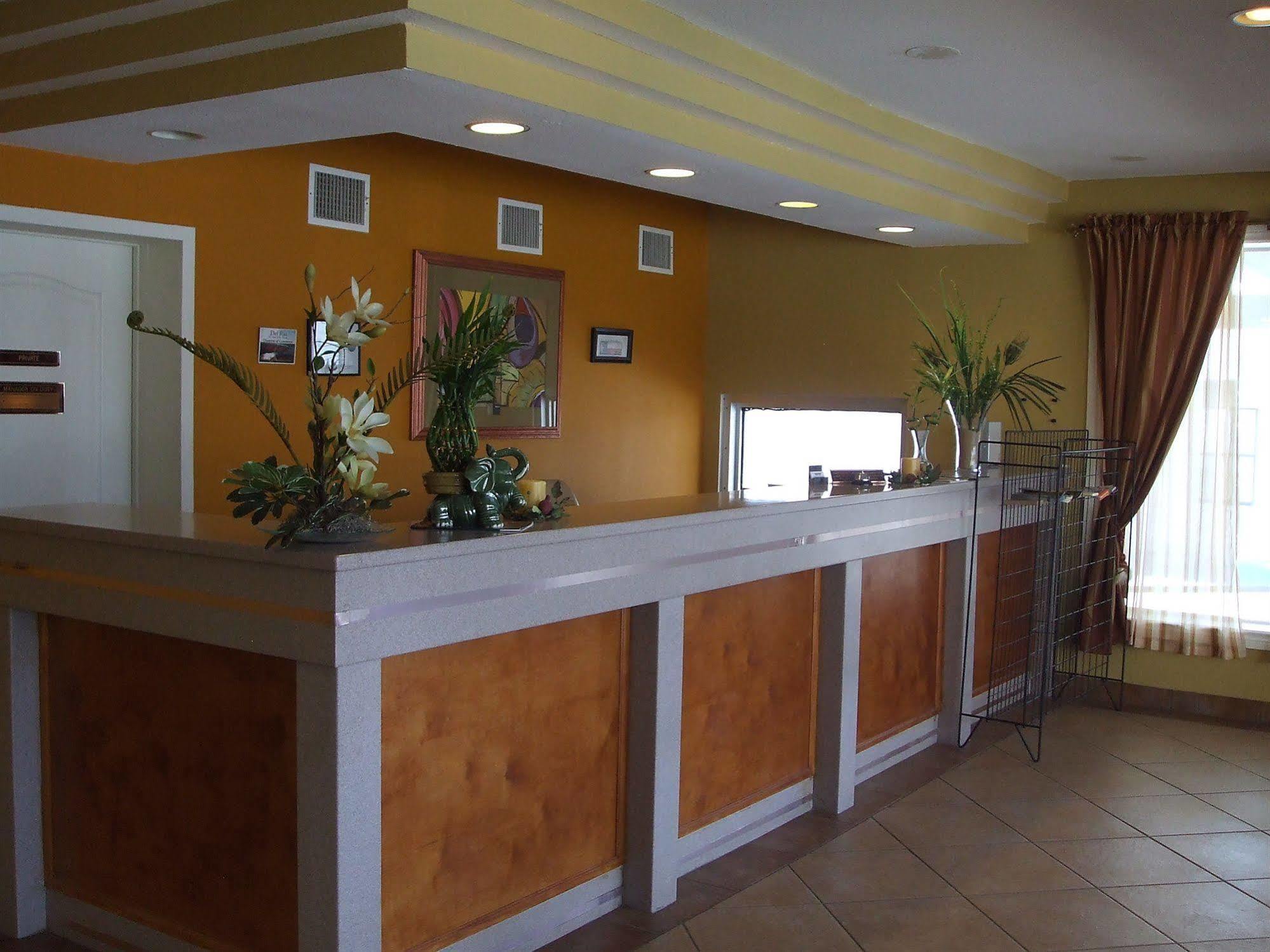 Econo Lodge Del Rio Buitenkant foto